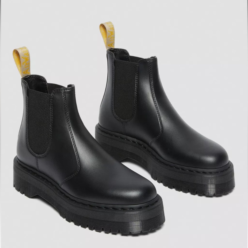 PLATFORM CHELSEA BOOTS